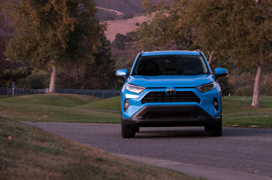  Toyota RAV4 XLE AWD 2018 года  (NA) (фото 10 из 34)